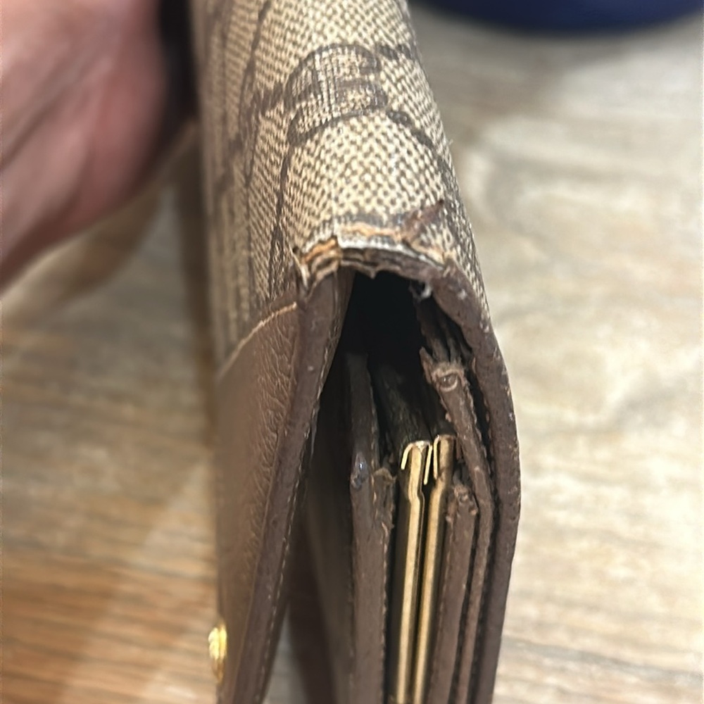 Gucci Wallet Accessory Collection - Picture 11 of 12